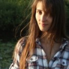Votre acteur vocal féminin au code FR-F-0157, est prêt à vous aider avec votre commande Français d’enregistrement voix off audiotel.